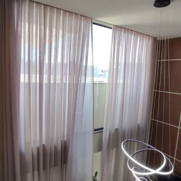 cortina_pé_direito_duplo_02